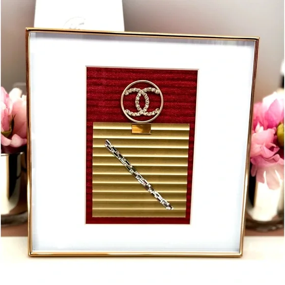 Authentic Chanel Brooch Art From a Chanel Boutique - Picture 1 of 4